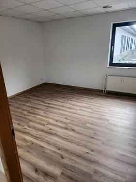 Foto - 2 Zimmer , Küche, Bad, - 490,00 EUR Kaltmiete,