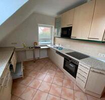 3 Zimmer Dachgeschosswohnung - 1.100,00&nbsp;EUR Kaltmiete, ca.&nbsp; 105,00&nbsp;m&sup2; in Rottendorf (PLZ: 97228)