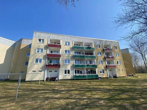 Foto - Frisch renovierte 4-Zimmer Wohnung in top sanierter, ruhiger Wohnanlage mit großem Balkon!