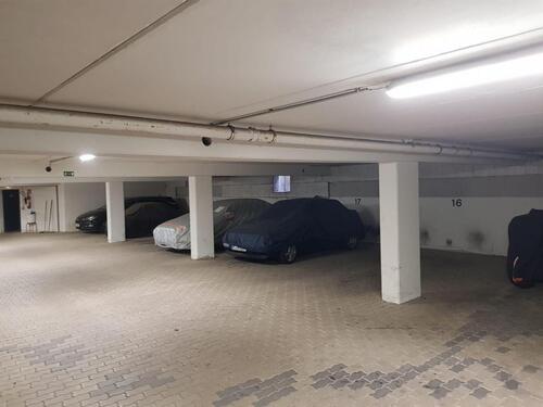 Foto - Stellplatz Tiefgarage Oldtimer Parkplatz Mühlenbergzentrum