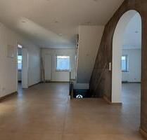 Hennef-Warth: Große Wohnung mit Gartenanteil zu Vermieten - Hennef (Sieg)