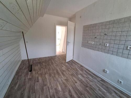 Foto - Dachgeschoss-Wohnung - 750,00 EUR Kaltmiete,