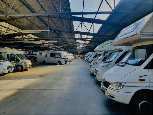 Foto - Stellplatz für PKW, Bulli, Wohnwagen, Wohnmobil, Boot, etc.