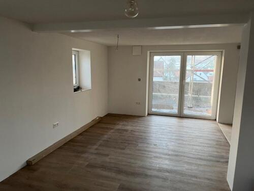 Foto - Neu sanierte 4-Zimmer-Etagenwohnung mit Garten & Carportstellpl.