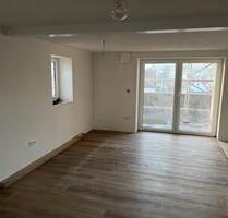 Neu sanierte 4-Zimmer-Etagenwohnung mit Garten & Carportstellpl. - Königsheim