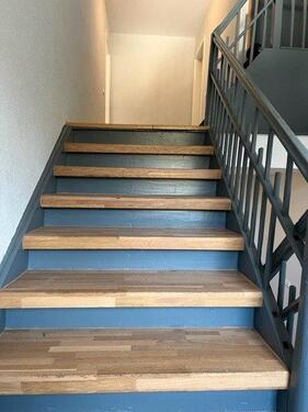 Foto - 2 Zimmer, Küche, Bad, Flur - 56m² DG-Wohnung (renoviert)