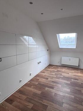 Foto - 2 Zimmer Dachgeschoßwohnung zur Miete in Oelsnitz (Erzgebirge)