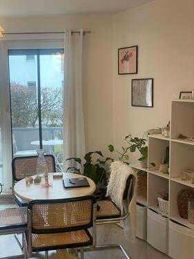 Foto - 1-Zimmer-Wohnung + Balkon, 1.02.01.03. (670€warm, teilmöbliert)