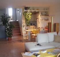 Licht-Ruhe-Zuhause. Sonnige Maisonette m. Balkon & Garage -Rodgau