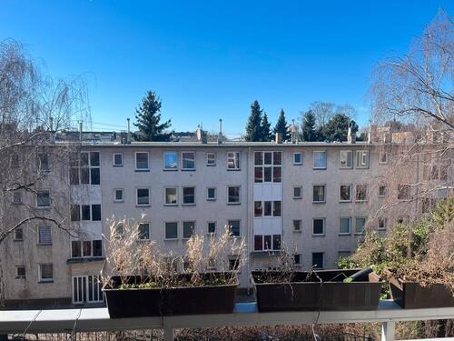 Foto - Bezugsfreie 1. Zimmer Wohnung hell, zentral, Balkon, saniert