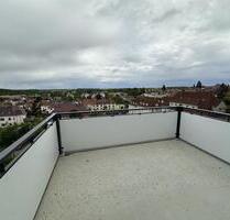 Stilvolle 5-Zimmer-DG-Wohnung mit großem Balkon in Meerane