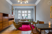 Foto - Bezugsfreie 2-Zi-Altbauwohnung mit Balkon & Erker – möbliert