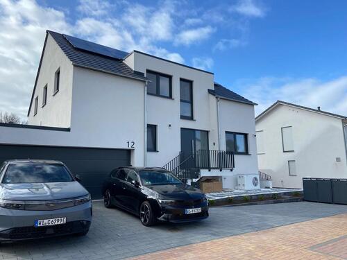 Foto - Helle Souterrainwohnung Neubau Erstbezug Wärmepumpe Fußbodenheizung