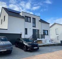 Helle Souterrainwohnung Neubau Erstbezug Wärmepumpe Fußbodenheizung - Mommenheim