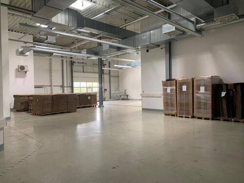 Foto - 400 m² moderne Lagerhalle zu vermieten mit Rampe & Tor