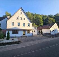 Zweifamilienhaus mit Scheune in ruhiger Lage - Hargesheim