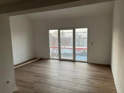 Foto - Neu sanierte 4-Zimmer-Maisonette mit Garten und Carport