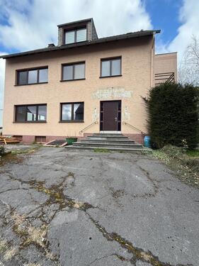 Foto - Vielseitiges Geschäftslokal mit Kegelbahn & Terrasse in Remscheid-Lüttringhausen