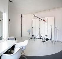 Platz in Fotostudio mit eigenem Schreibtisch in Kreuzberg - Berlin Friedrichshain-Kreuzberg