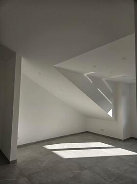 Foto - Helle, moderne Dachgeschosswohnung zur Nachmiete