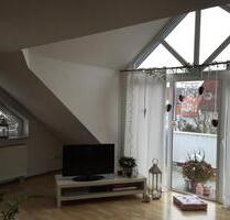 Schöne 2-Raum-DG-Wohnung mit Balkon - Kaufungen