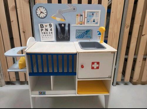 Foto - Arztpraxis aus Holz - 8,00&nbsp;EUR Kaltmiete,