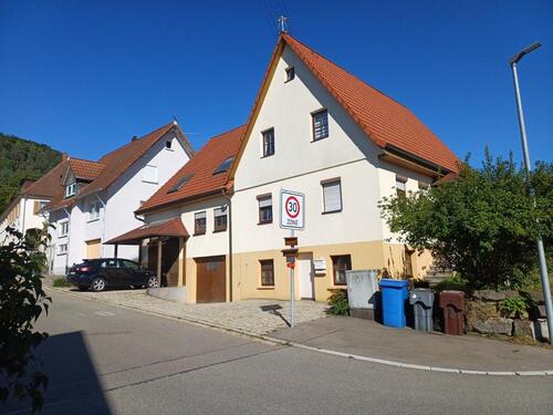 Foto - 4 12 Zimmer Eigentumswohnung - 130.000,00 EUR Kaufpreis, ca.  100,00 m²