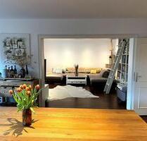 Haus-im-Haus in Meerbusch | 122 m² + 50 m² Studio | 3 Balkone | 5