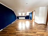 Foto - Moderne 3-Zimmer-Dachgeschosswohnung mit Einbauküche – Zentral gelegen