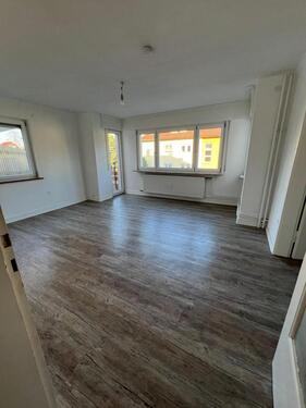 Foto - 3-Zi.-EG-Whg in PF-Eutingen – Erstbezug Bad & überdachte Terrasse