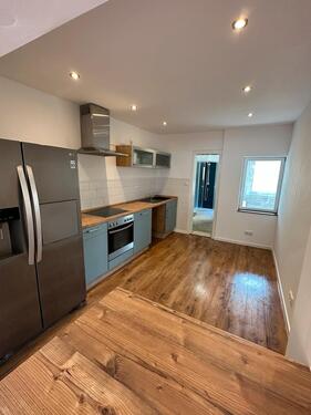 Foto - 5 Zimmer Maisonette Wohnung mit Balkon, 2 Bädern, Hof & EBK