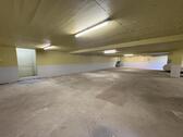 Foto - Parkplatz-Sorgen adé! 12m²-Stellplatz in modernisierter Tiefgarage mit Rolltor in Köln-Weiden !