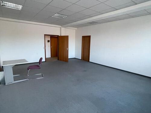 Foto - Büro‘s zu vermieten - 300,00 EUR Kaltmiete,