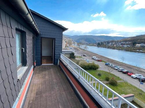 Foto - 3-Zimmer-Dachgeschosswohnung mit Terrasse und Moselblick in Zell