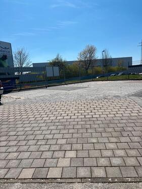 Foto - Umfriedete und abgeschlossene Stellplätze zu vermieten