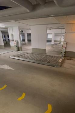 Foto - Tiefgaragenstellplatz in Bonn Nord (Mackestraße) zu vermieten