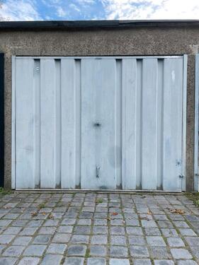 Foto - Breite Garage zur Miete - 65,00&nbsp;EUR Miete,