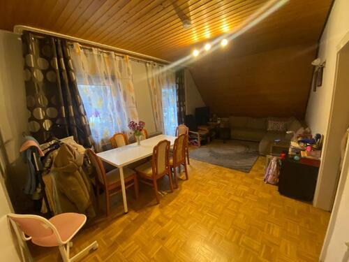 Foto - Zentrumsnahe Wohnung mit Balkon, zwei Badezimmern und Garage