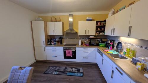 Foto - Großzügige 2,5 ZW mit EBK, rollstuhlgerechtes Bad und Terrasse