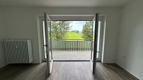 Foto - 2. OG 3 Zimmer mit Balkon (frisch saniert) ab April