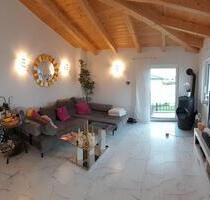 EXCLUSIVE PENTHOUSEWOHNUNG - 495.000,00&nbsp;EUR Kaufpreis, ca.&nbsp; 111,00&nbsp;m&sup2; in Oberschneiding (PLZ: 94363)