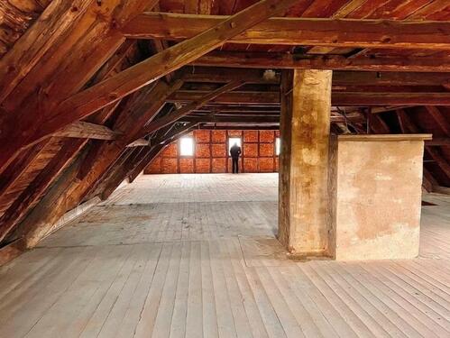 Foto - Riesige Lagerfläche im DG – trocken & flexibel nutzbar - 230 qm