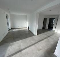 Kernsanierte 63qm 2 Zimmer-Wohn. mit Garage,Balkon und Kellerraum - Petershagen