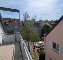 WG-geeignet: 4-Zi-DG-Whg, 78 m², 2 Bäder, Balkon, EBK - Stuttgart Bad Cannstatt