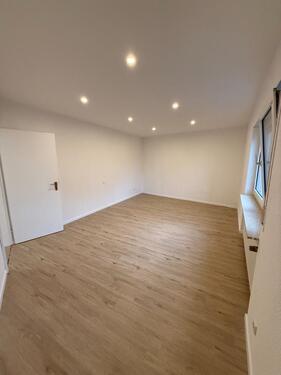 Foto - Erstbezug nach Sanierung - 3 Zimmer EG-Wohnung mit BalkonGarten