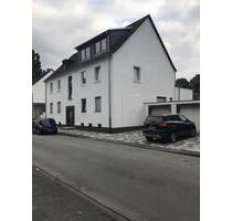 Helle, frisch renovierte 3 Zimmer DG Wohnung in Duisburg Süd