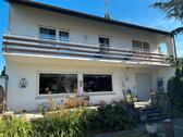 Foto - Grosses freistehendes Einfamilienhaus Ortsrandlage Mössingen