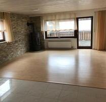 124 m²-Wohnung mit großem Balkon, Garage, Stellplatz, EBK... - Reutlingen Reutlingen-Betzingen