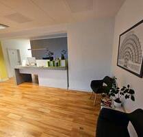 Praxis mit 2 Räumen und eigenem Eingangsbereich zur Untermiete - Bad Salzuflen