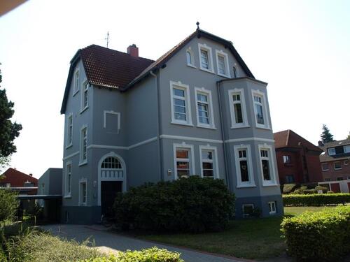 Foto - Stilvolle 4-Zimmer-Altbauwohnung mit hohen Decken in denkmalgeschütztem Haus